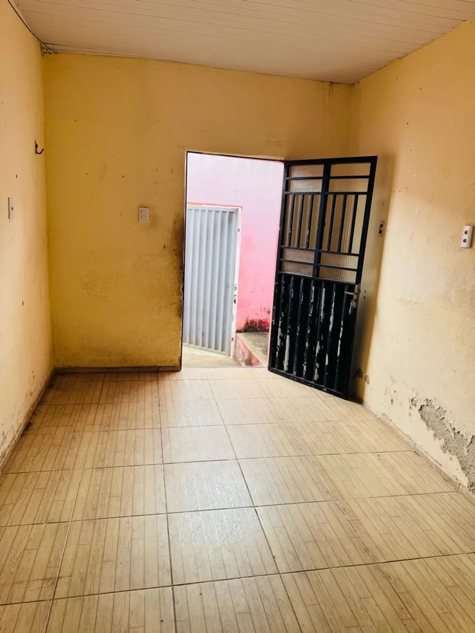 Casa ampla com terreno murado - Foto 4