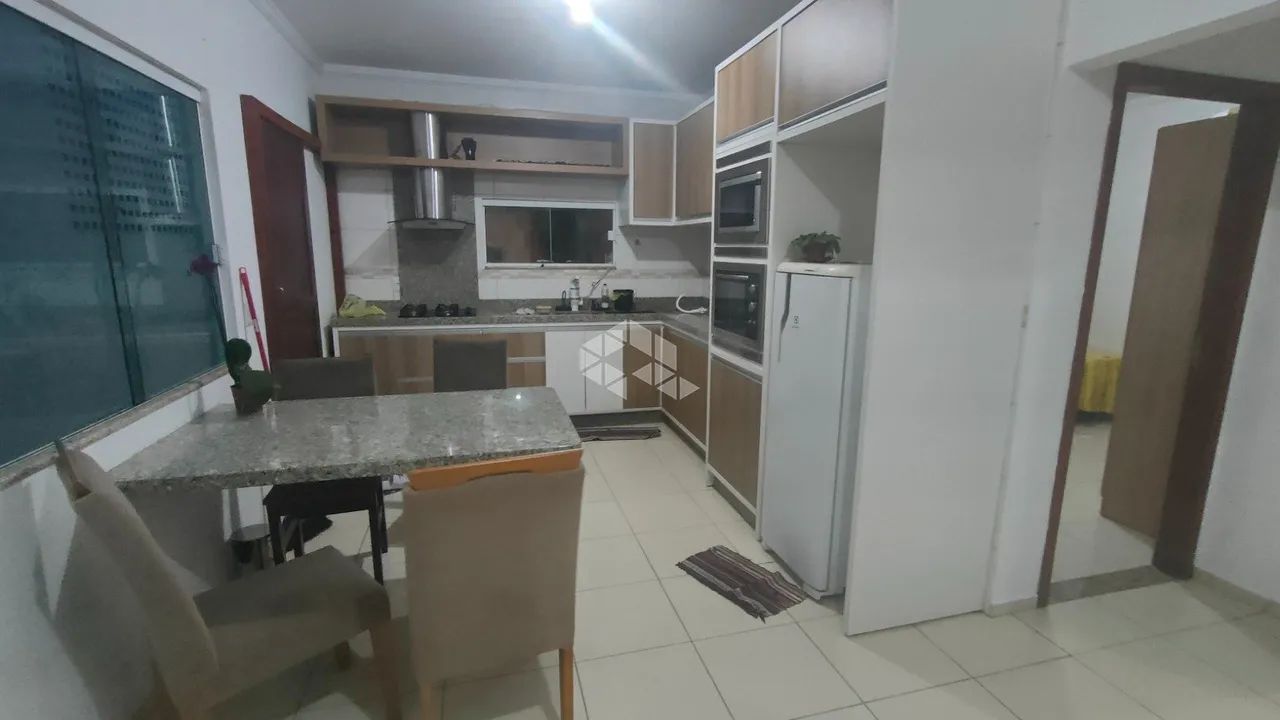 CASA COM 2 DORMITÓRIOS/QUARTOS EM CANELINHA SC, CENTRO, À VENDA