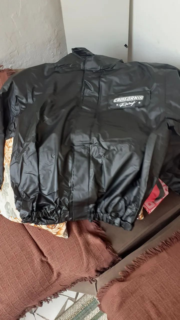 Capa de chuva ? Califórnia ?Tamanho GG NOVAAA - Foto 2
