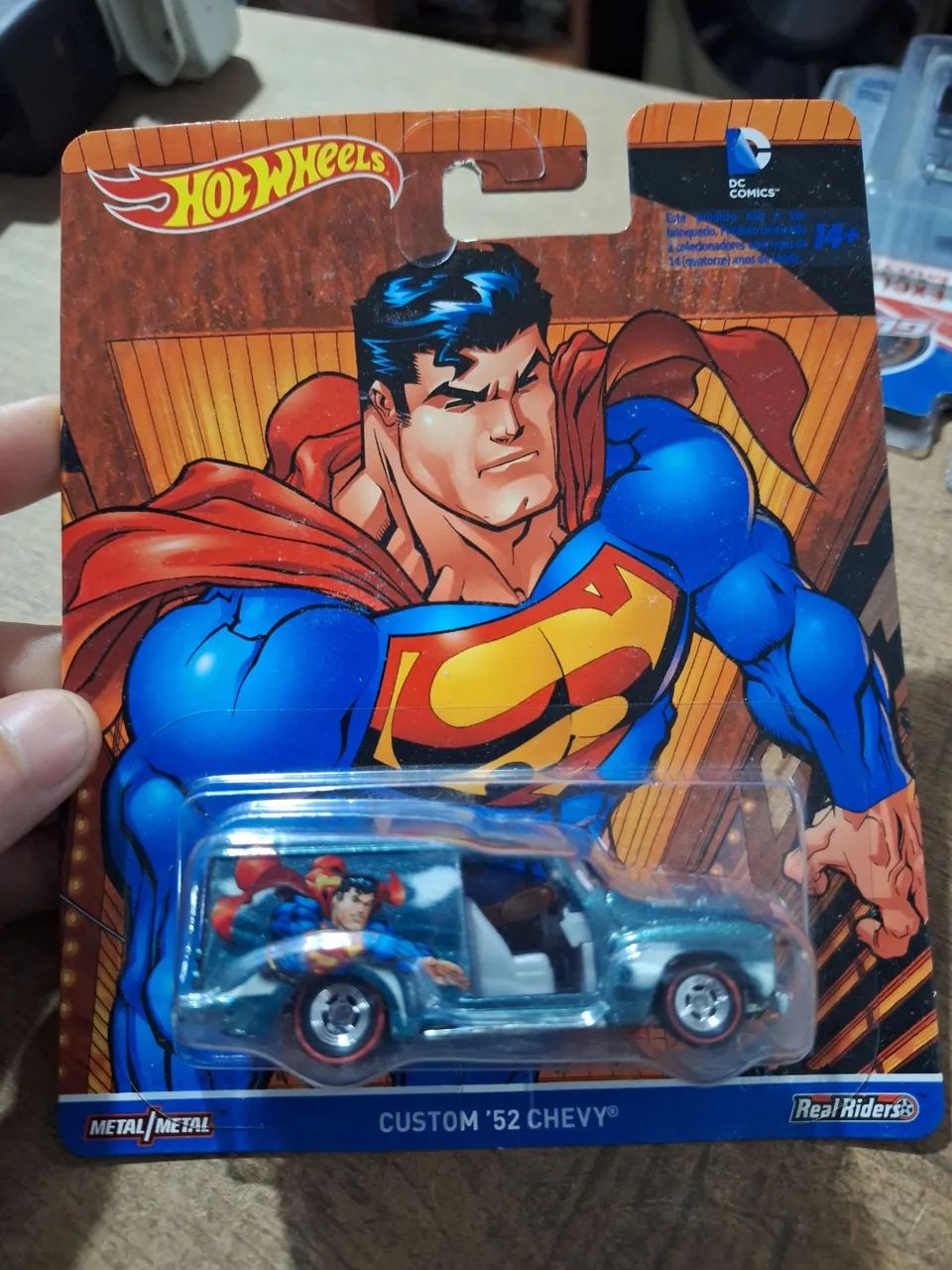 Hotwheels pop culture DC Custom 52 Chevy superman - Foto 2