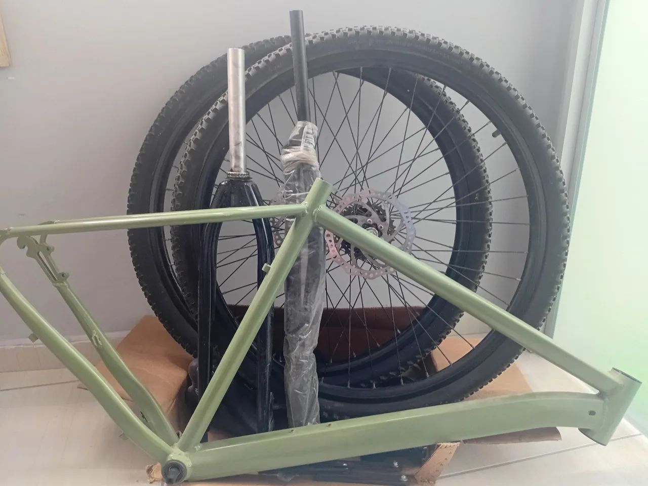 Bicicleta alumínio aro 29 quadro 21 - Foto 5