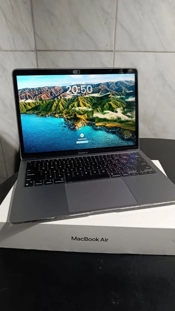 MacBook Air M1 2020 <br>8gb RAM 256gb de armazenamento - Notebooks
