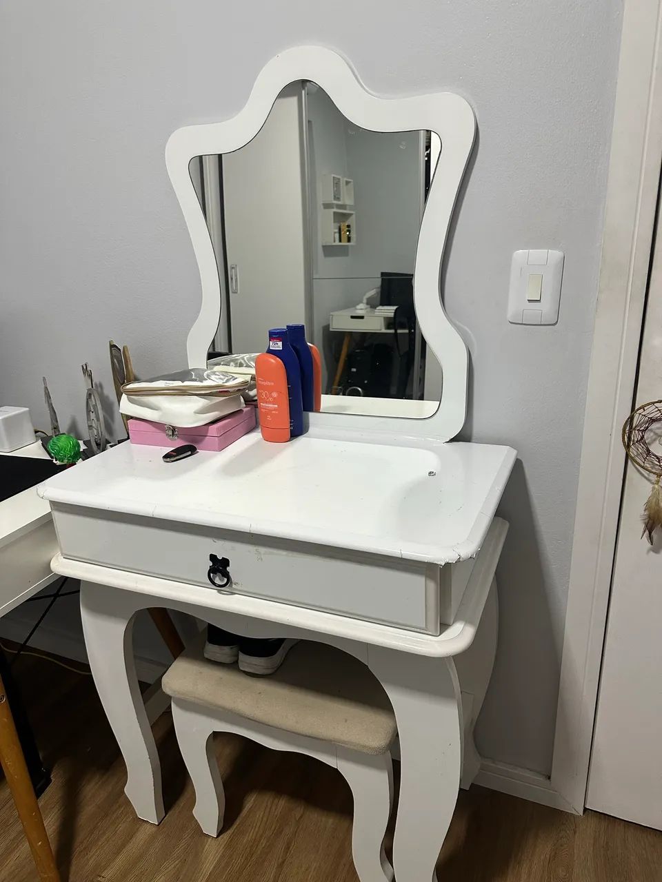 vendo escrivaninha e penteadeira - Foto 2
