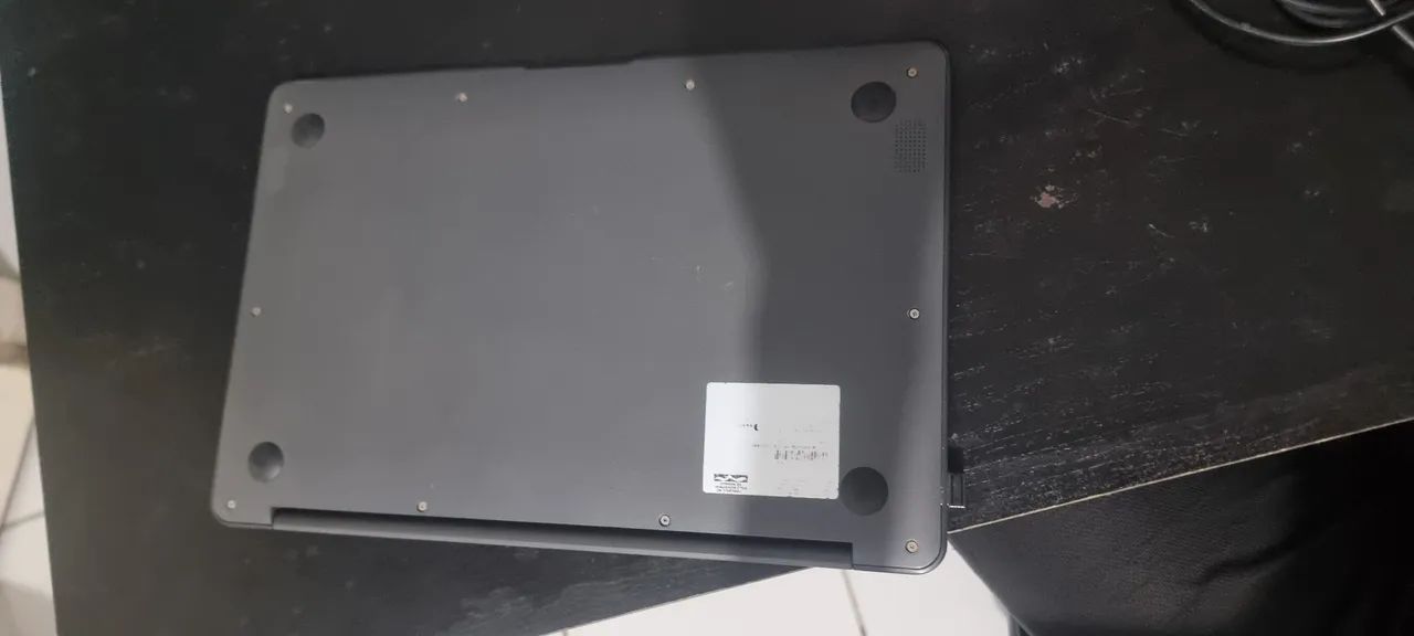 Vende-se notebook para retirada de peças 