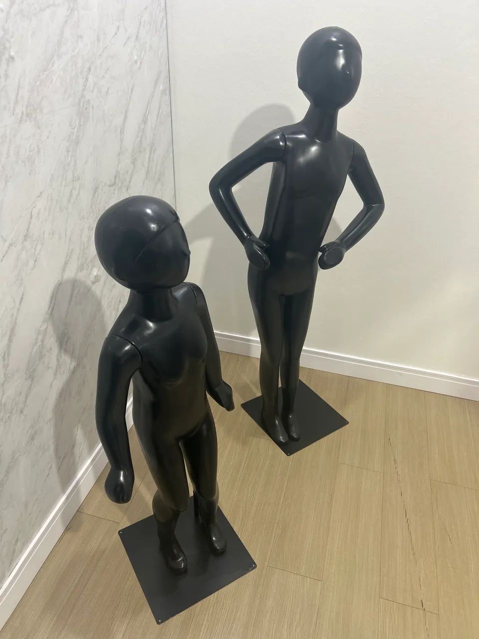 Manequim infantil menino e menina cor preto - Foto 2