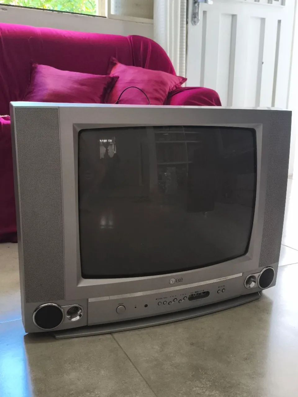 TV de Tubo LG turbo sound  20 polegadas video componente - Detalhe na descrição