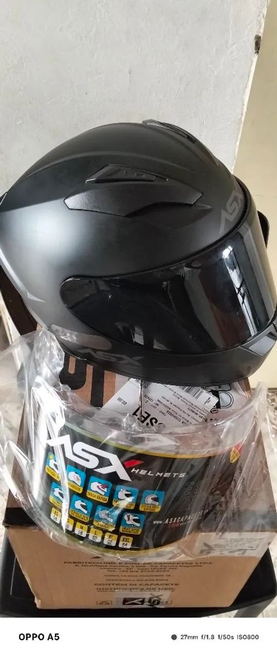 Capacete novo.