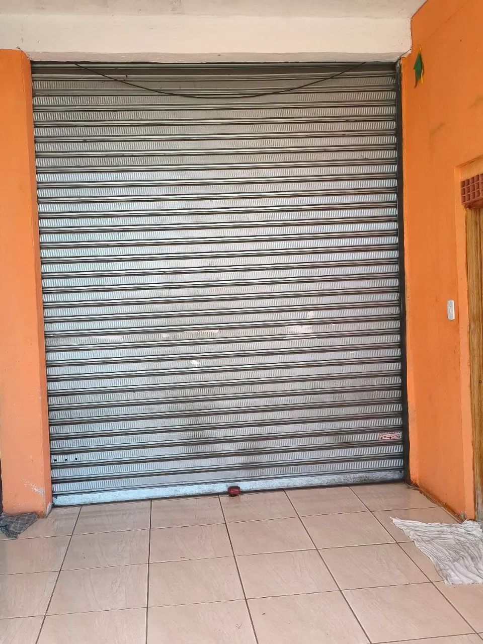 Salão comercial para locação em Embu Guaçu 
