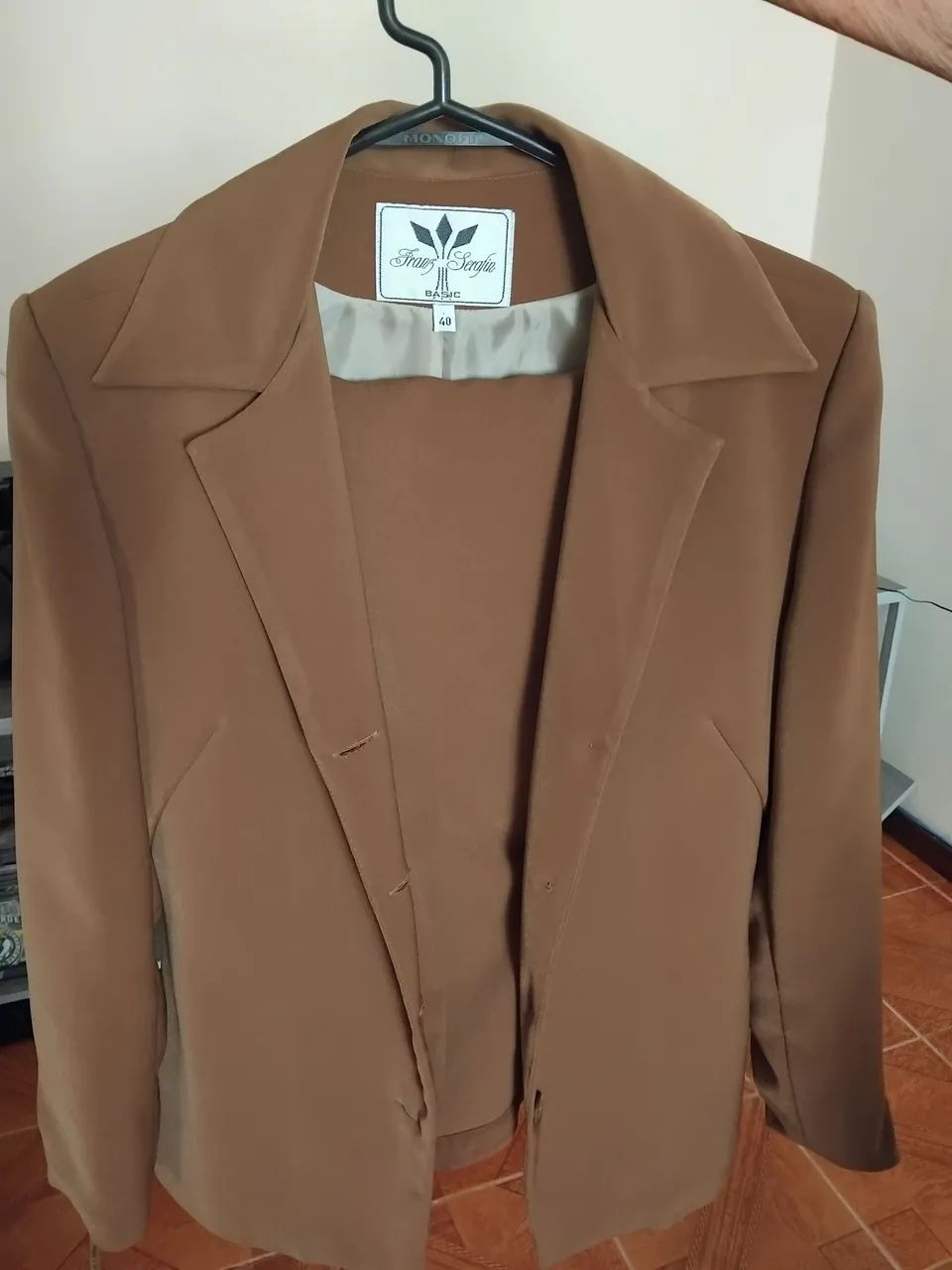 Conjunto feminino calça e blazer de poliéster  - Foto 2