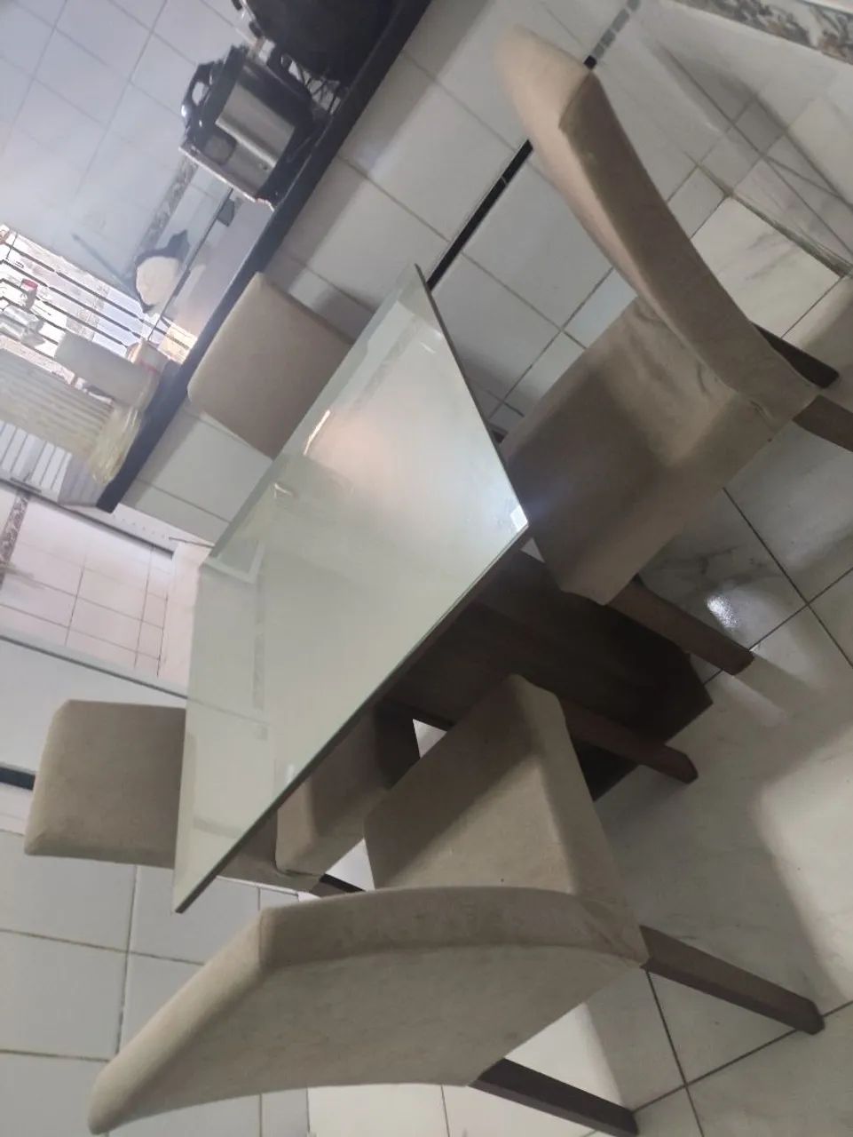 Mesa de jantar muito nova  - Foto 3