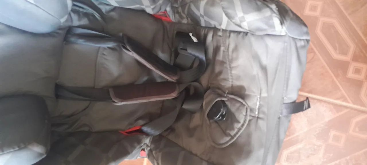 Vendo cadeirinha em perfeito estado 270  - Foto 2