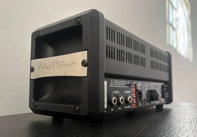 ギター Hughes&Kettner TUBEMAN AMP P/ GUITARRA HEAD HUGHES & KETTNER TUBEMEISTER DELUXE 20 - AT