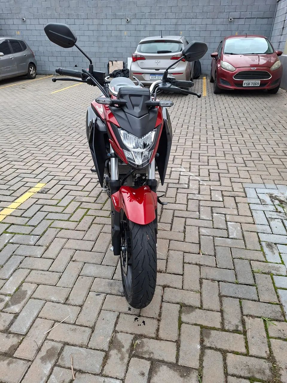 CB 300 F - Foto 4