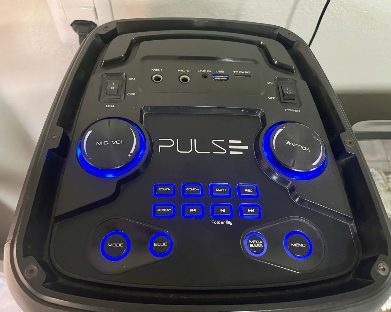 Caixa de Som Pulse Bluetooth - Som Potente + LED + Entradas para Microfone