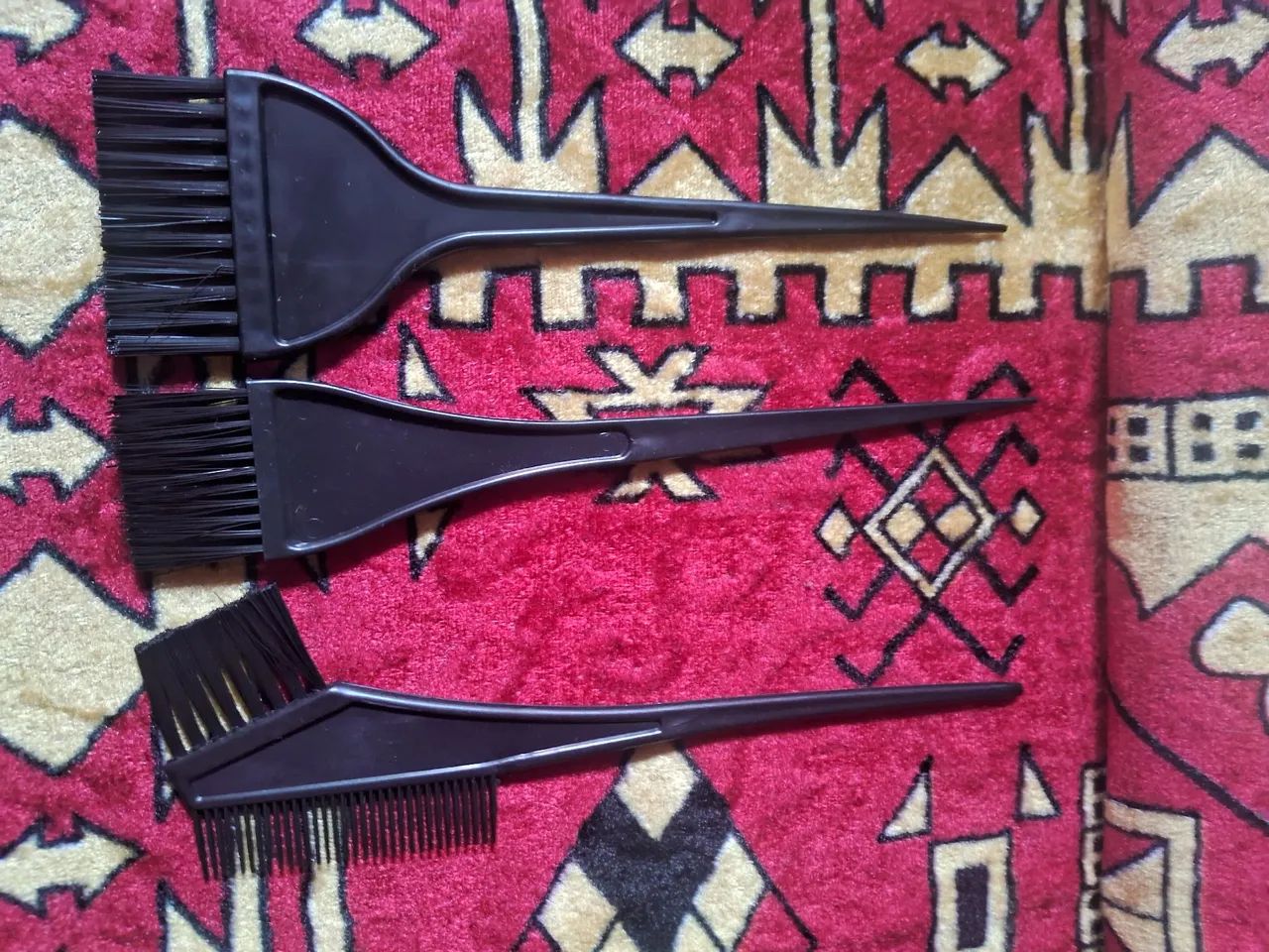 Kit com 3 pincel pente para pintar tingir cabelos  - Foto 2