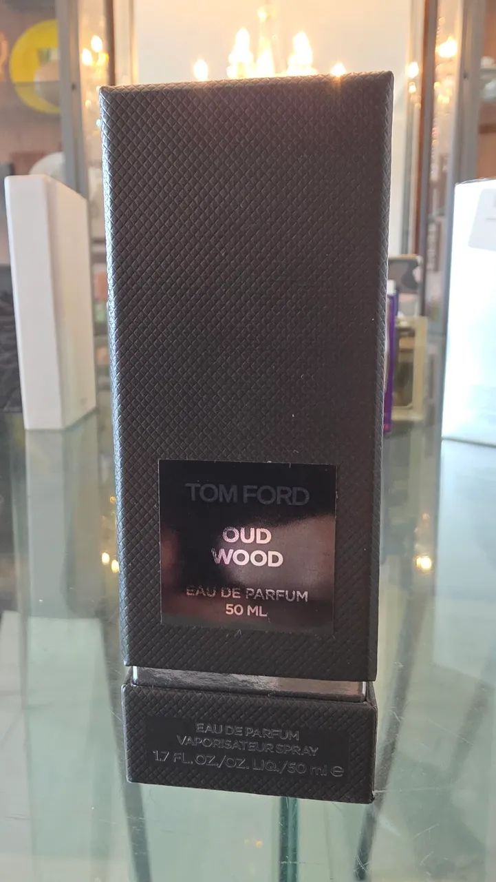 Perfume Tom Ford Oud Wood - 50ml - Foto 4