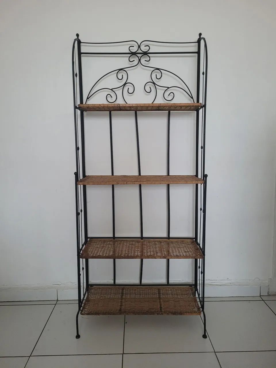 Estante rústica de Aço e vime. - Foto 2