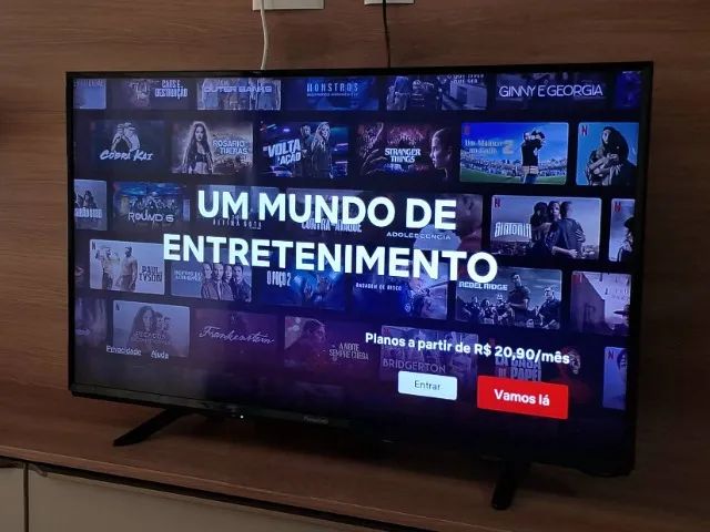 Smart TV Panasonic 40 FHD Netflix YouTube - Com detalhe no canto