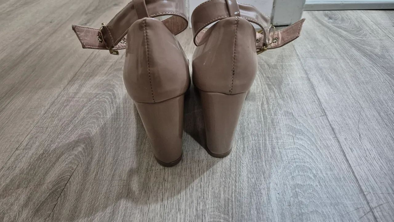Sapato Scarpin estilo boneca salto nude - Foto 3