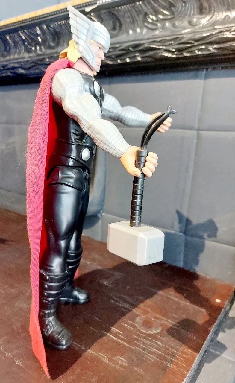 Vendo boneco colecionável Thor - 30 cm de altura  - Foto 3