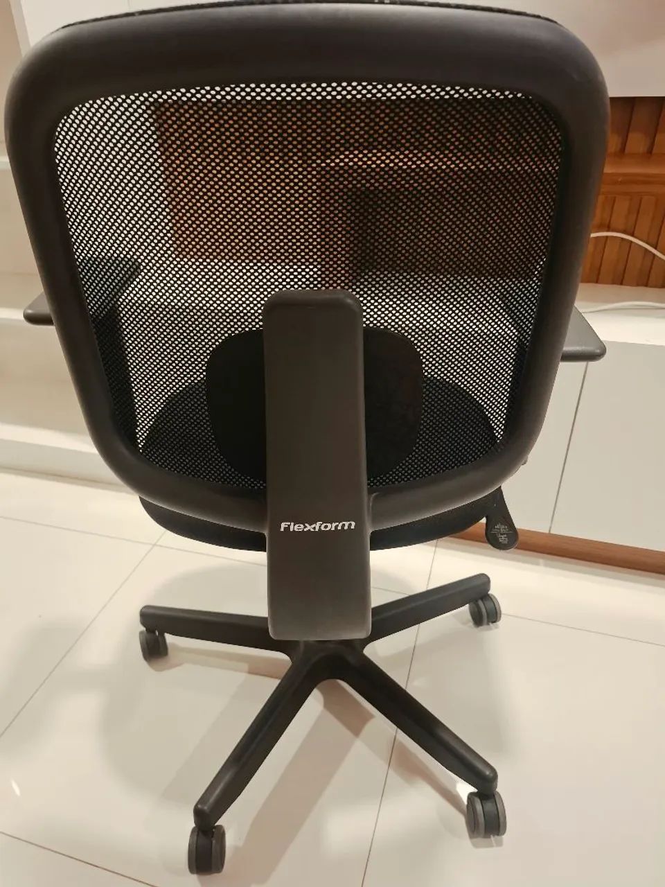 Cadeira Ergonômica Flexform - Modelo Dot Black  - Foto 4