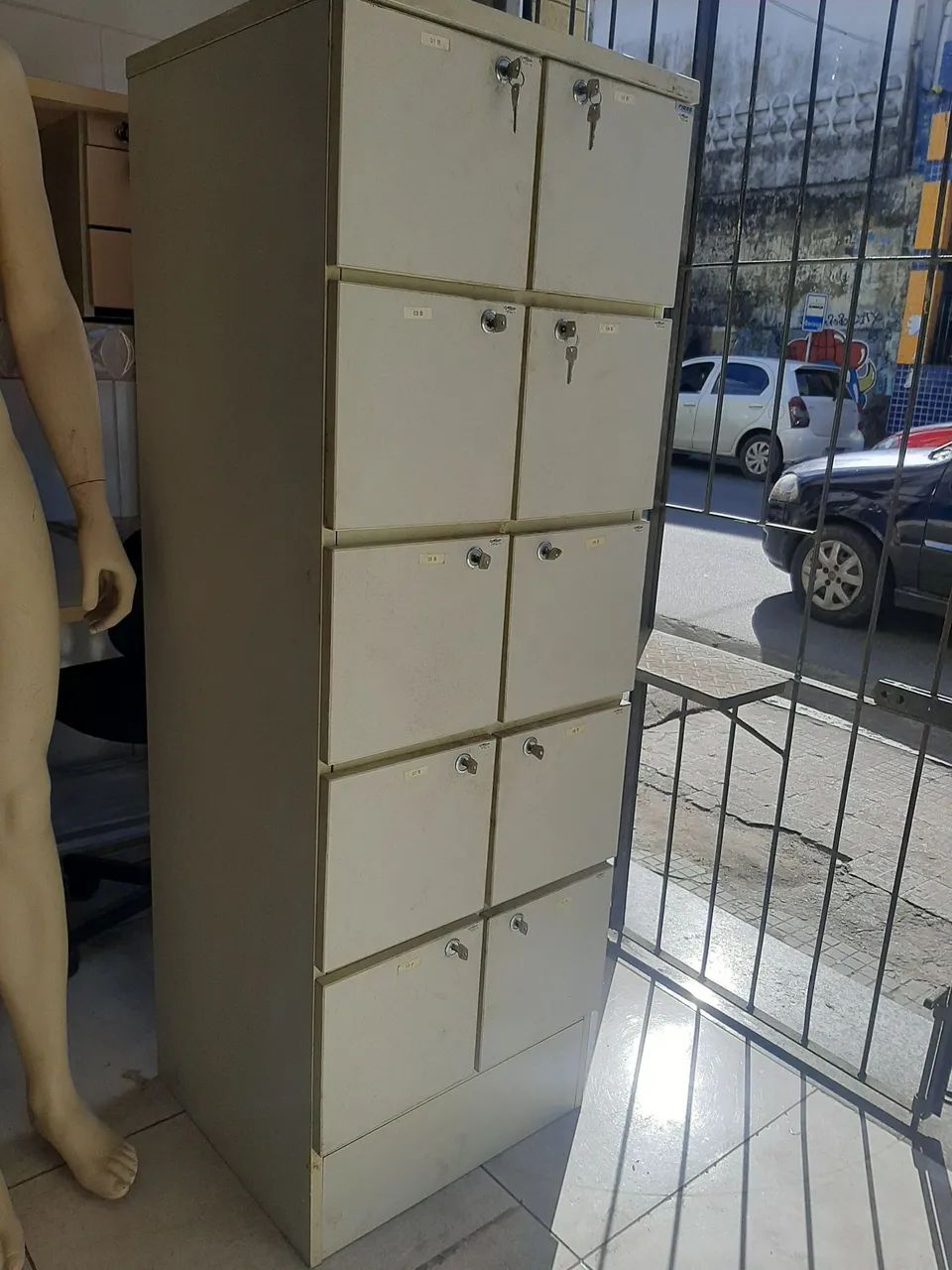 Armário guarda volume