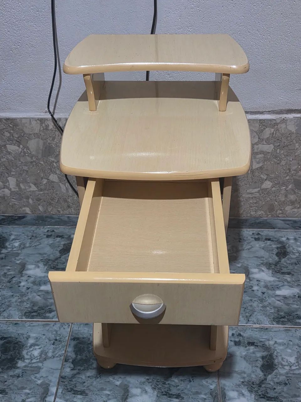Mesa de Cabeceira Excelente Estado - Foto 3