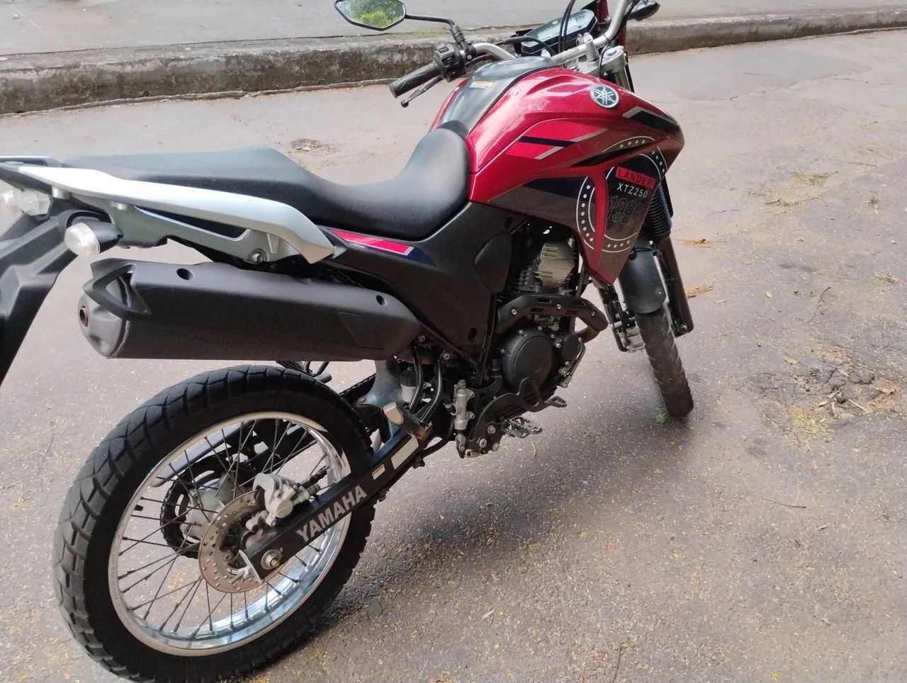 Lander 250  - Foto 3