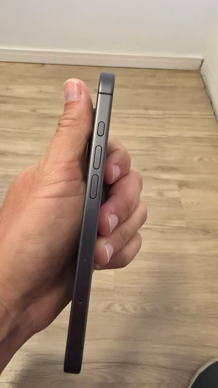 IPhone 17 - usado na garantia - Foto 4