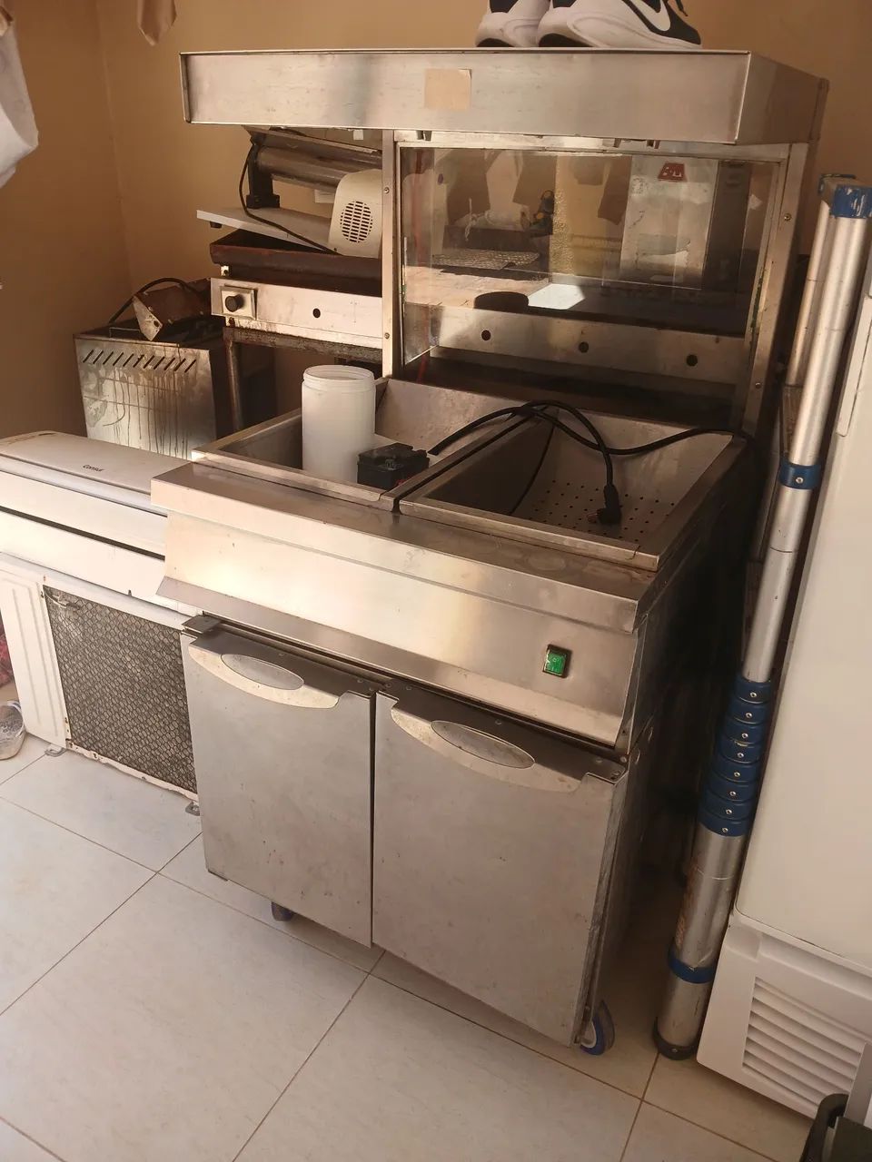 Estufa para aquecimento de fritas com armario  - Foto 5