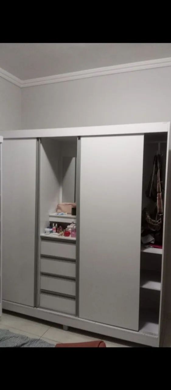 Roupeiro moderno 