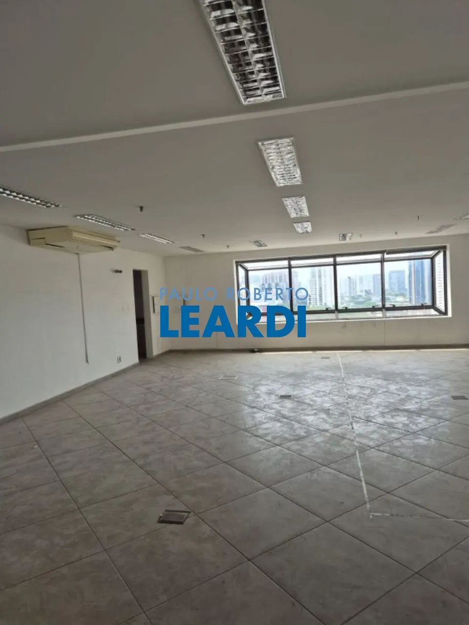 CONJ. COMERCIAL - ÁGUA BRANCA - SP