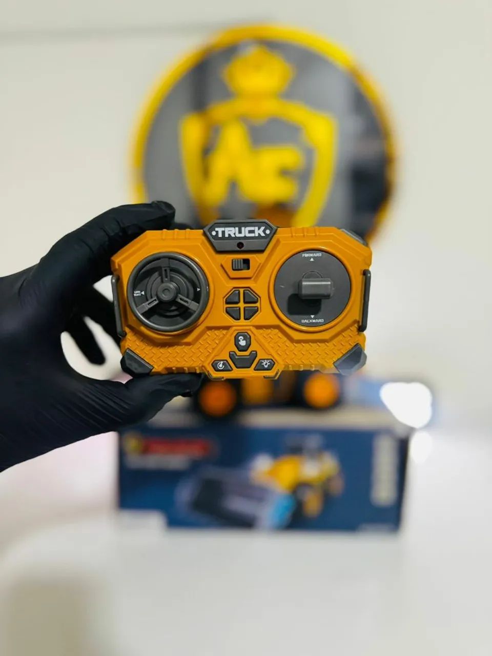 Trator de controle remoto  - Foto 3