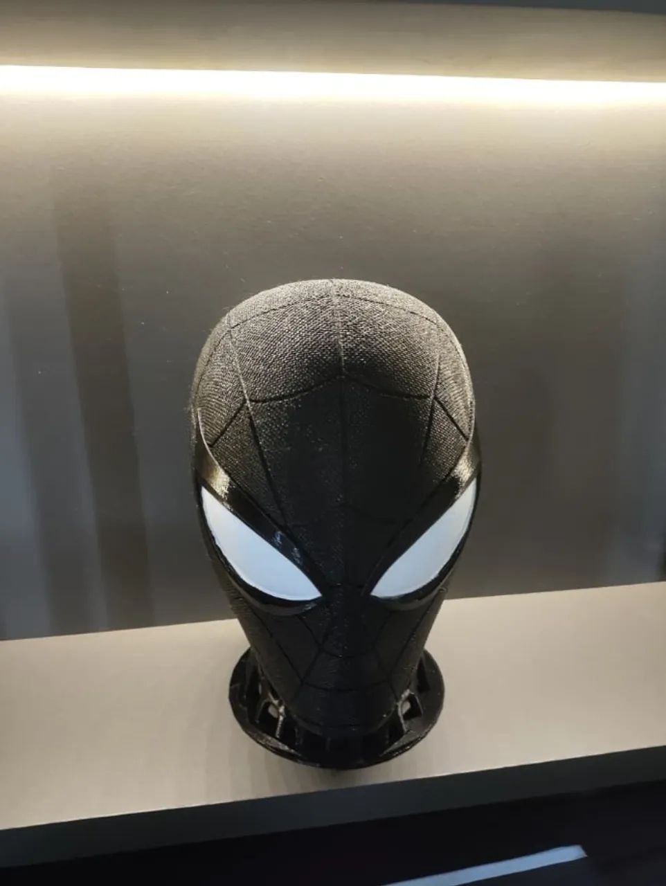 Suporte para headset estilo homem aranha preto branco - Foto 2