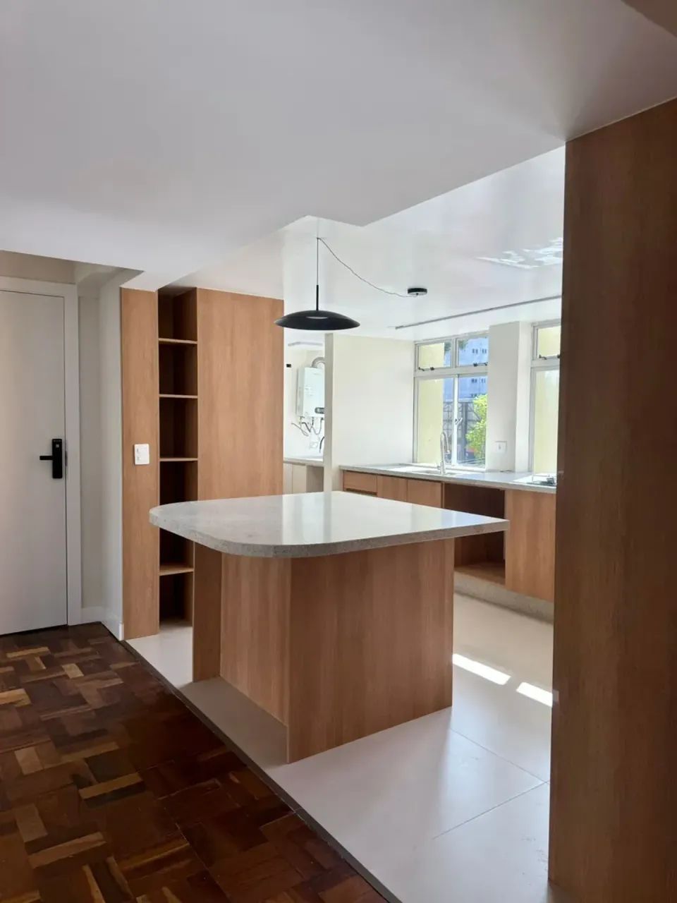 Apartamento reformado de 112 m² no Edifício Saldanha da Gama | Centro