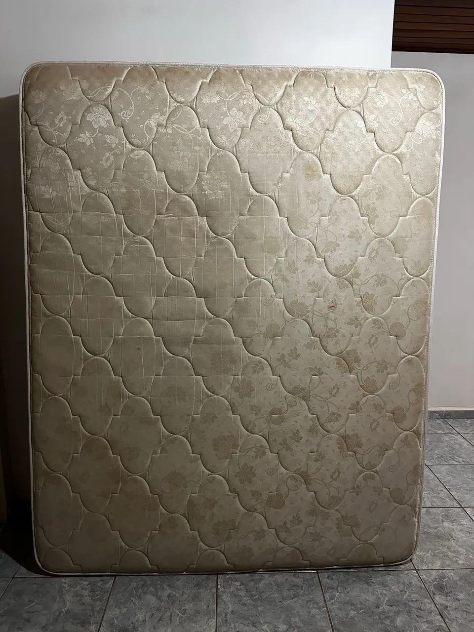 Colchão Queen Usado