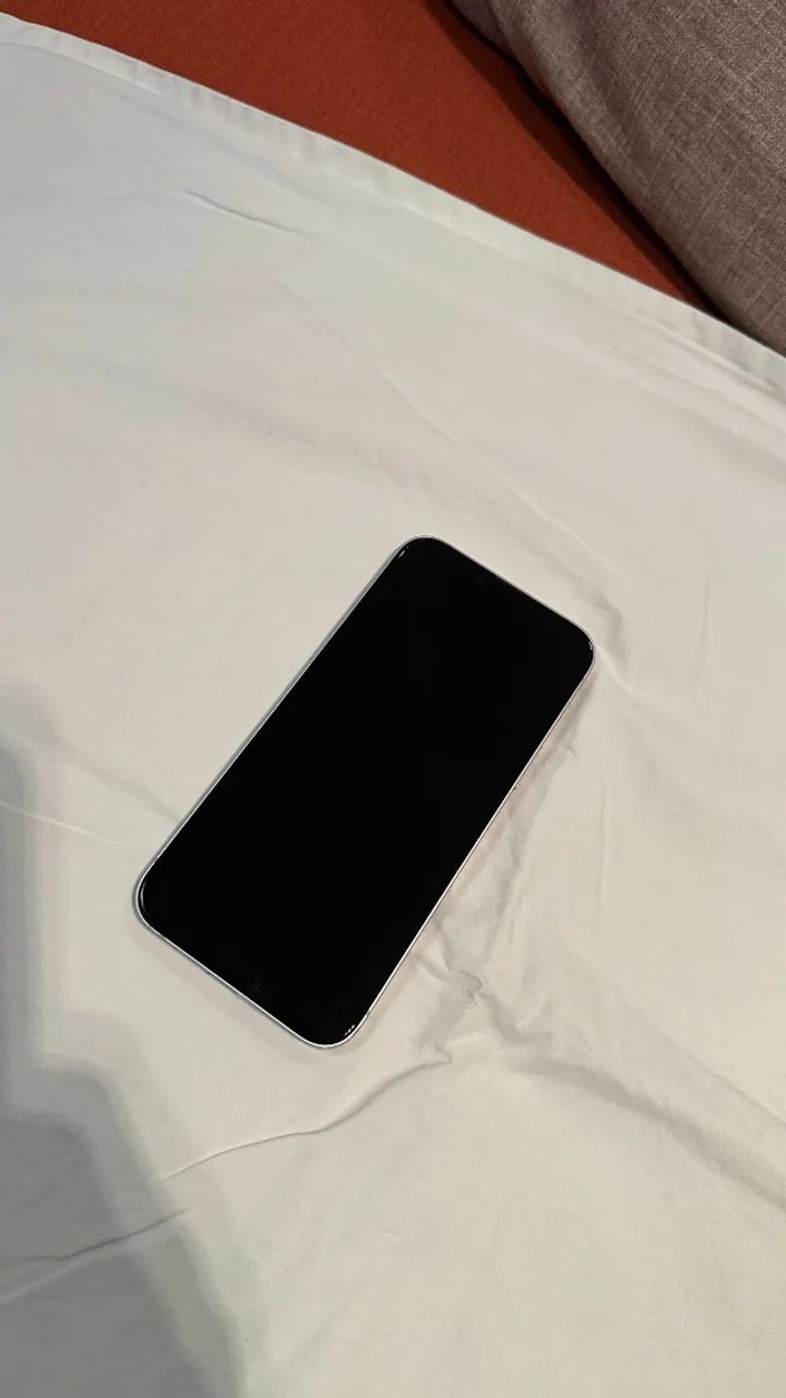 Vendo iPhone 14 Plus, 128 GB Roxo Claro co Capinha Preta - Foto 2