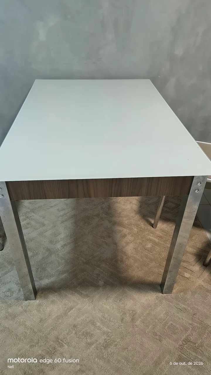 Mesa com 04 cadeiras  - Foto 2