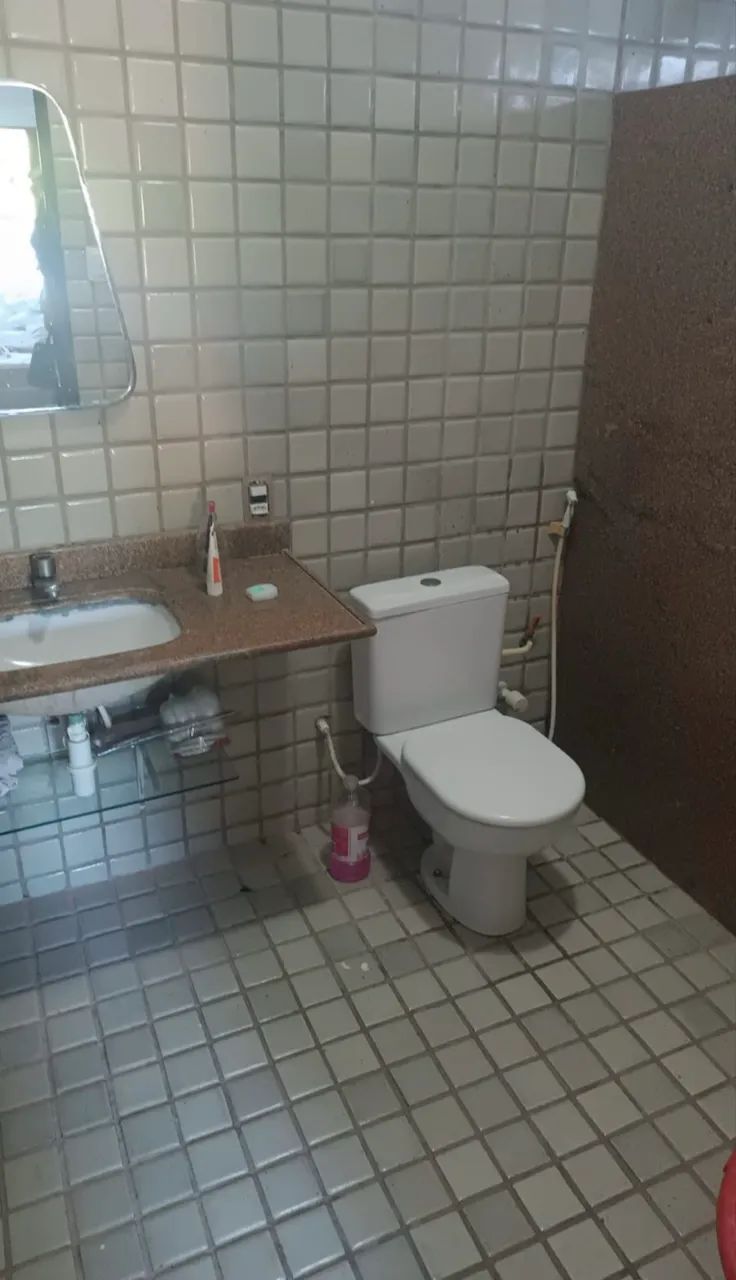 Alugo quarto em casa com piscina - Foto 4