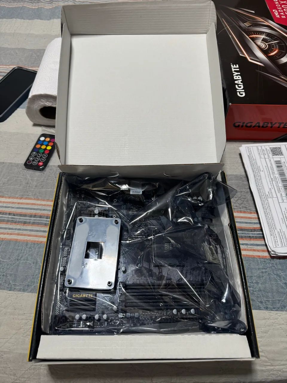 Placa-Mãe: Gigabyte AB350M-DS3H V2 - Foto 2