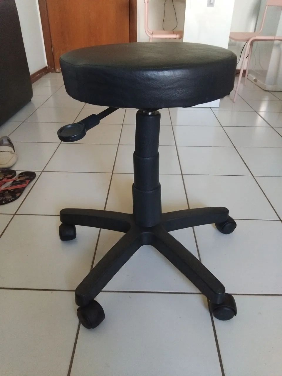 Mocho para clínica e consultório  - Foto 2