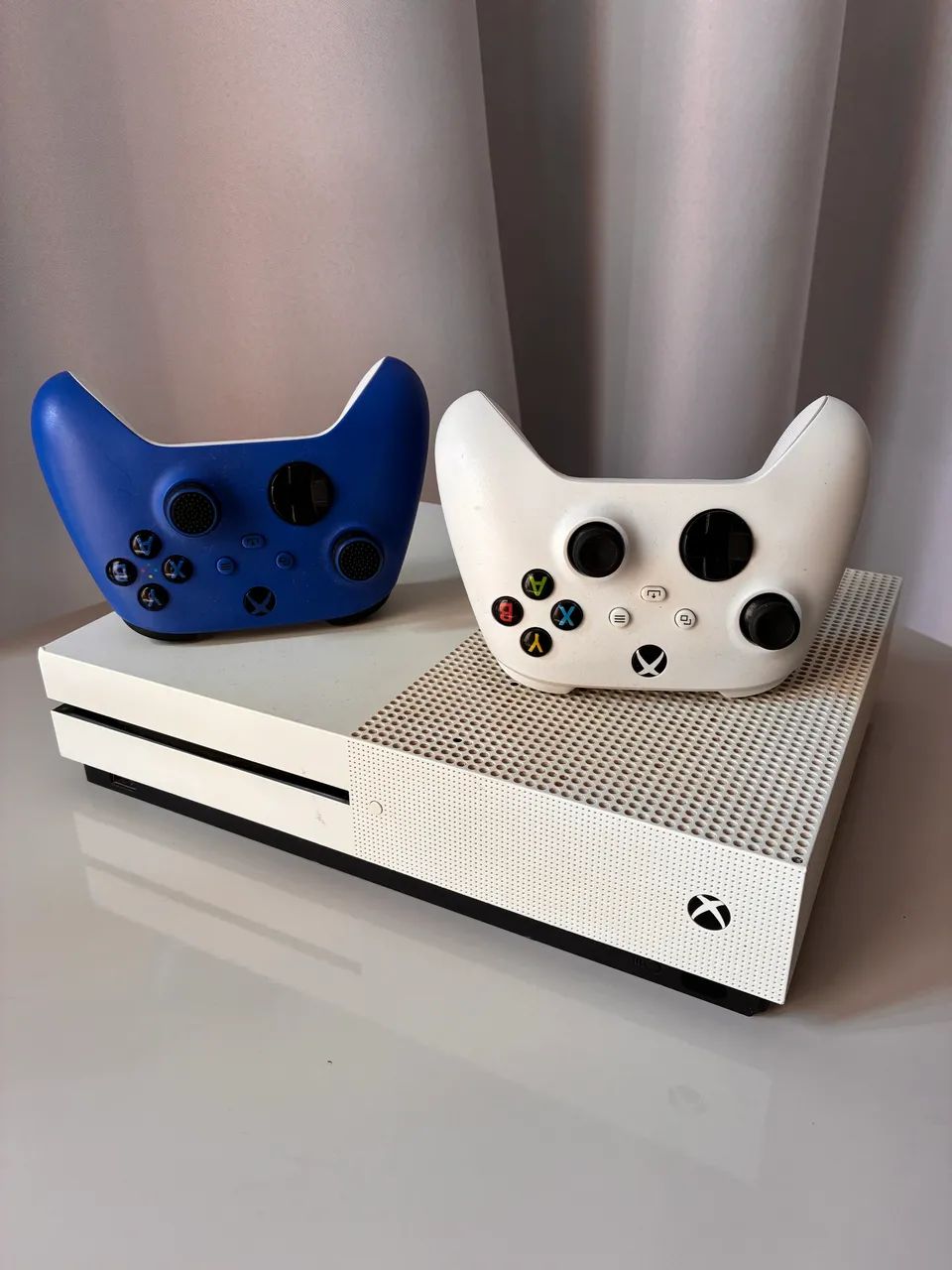 Xbox One S em ótimo estado!!!