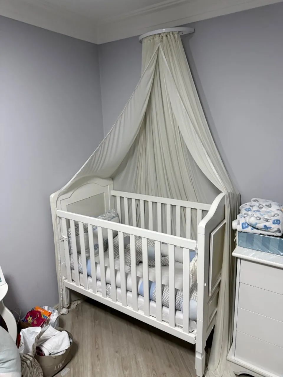 Berço de madeira modelo provençal semi novo (completo com Dorsel, colchão e kit - Foto 5