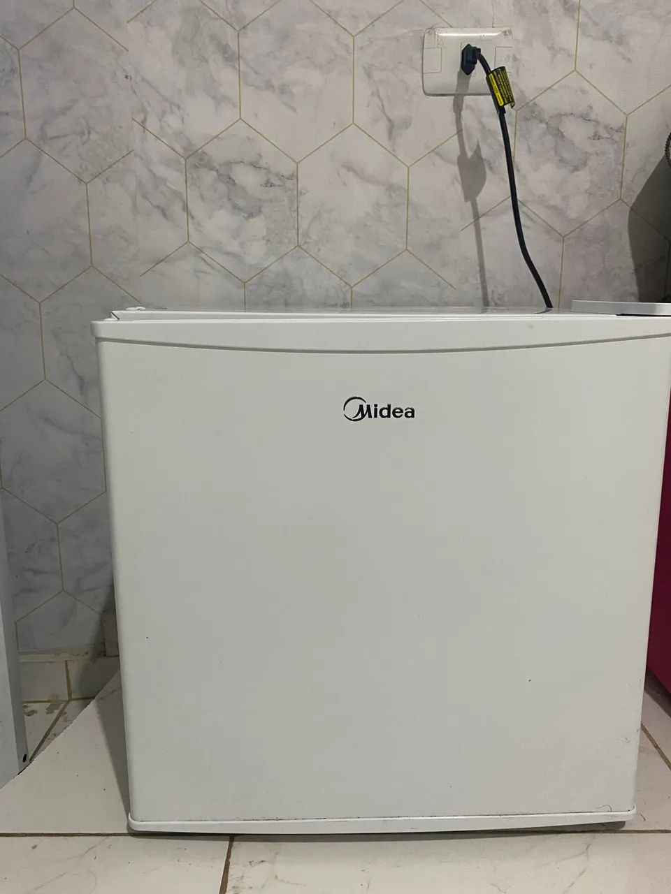 Frigobar Midea