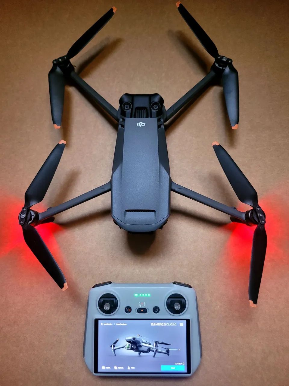 DJI Mavic 3 Classic  - Foto 3