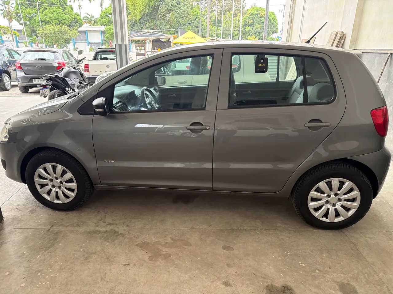 Volkswagen Fox Fox 1.0 Mi Total Flex 8V 3p 2011