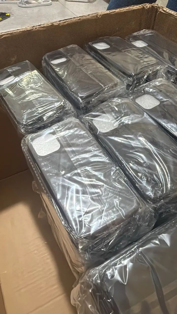 Vendo 4 mil capinhas ou troco - leia anúncio  - Foto 4
