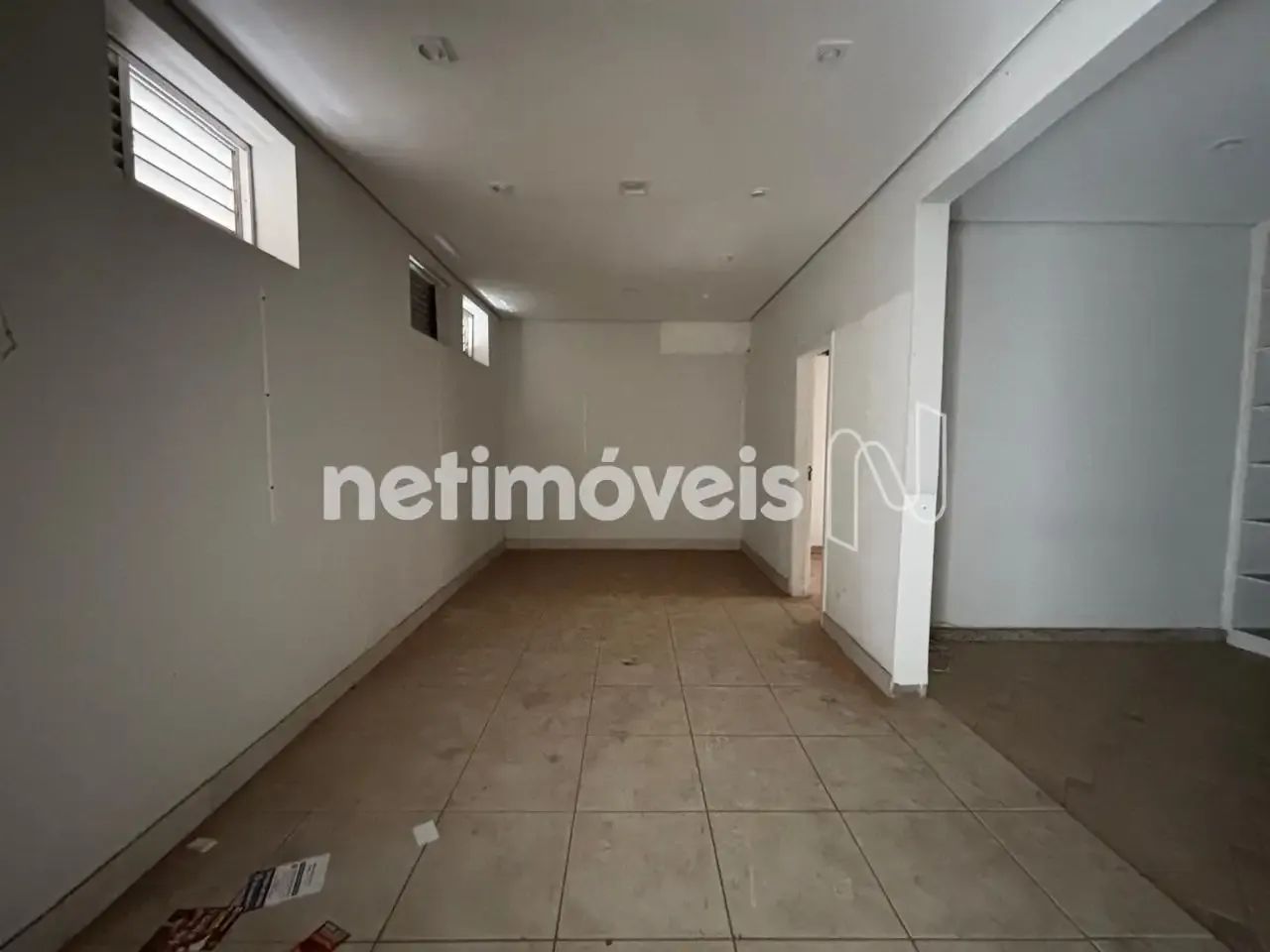 EXCELENTE CASA COMERCIAL NO PRADO
