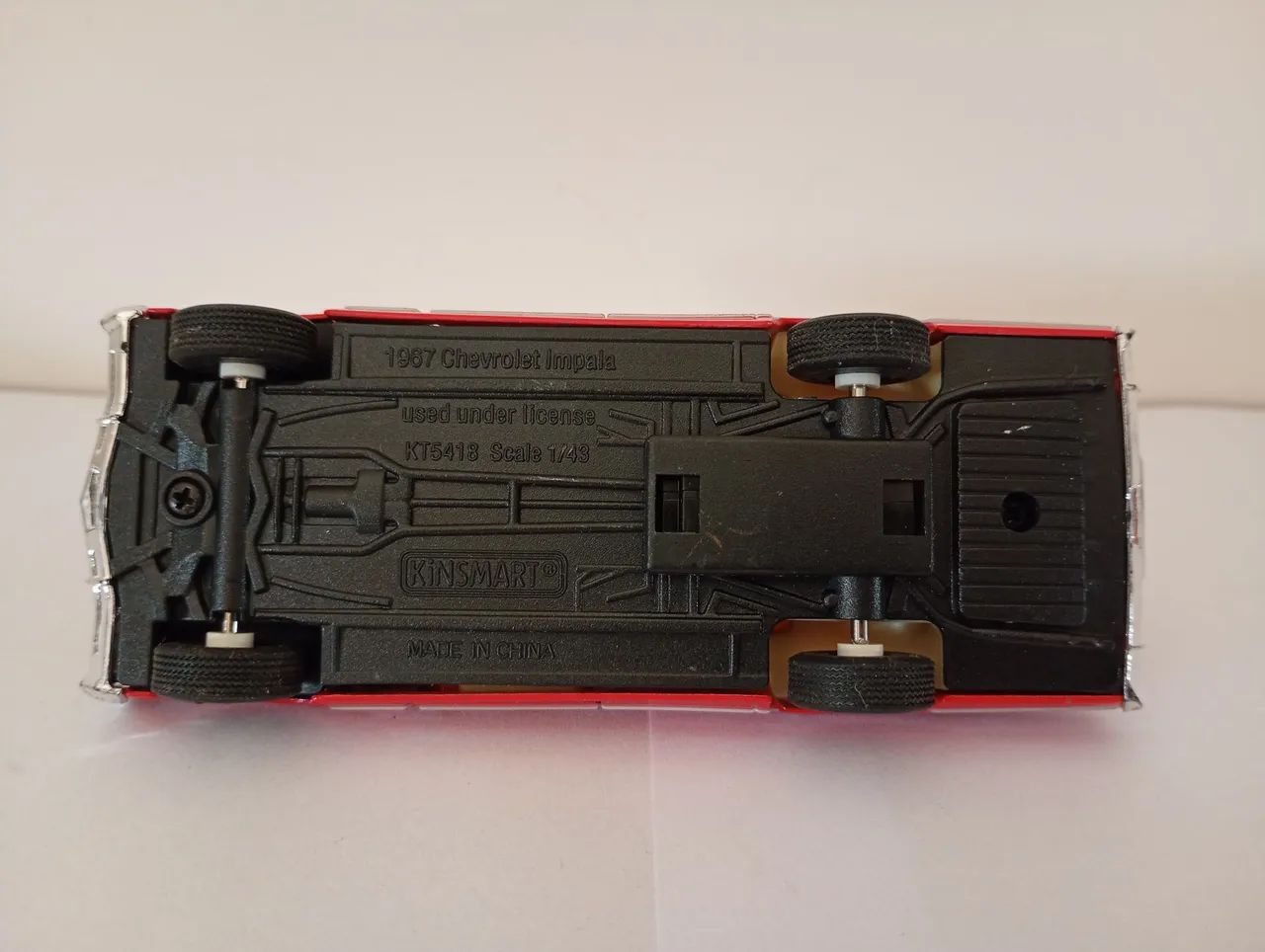 Kinsmart - Miniatura Chevrolet Impala 1967 - Foto 5