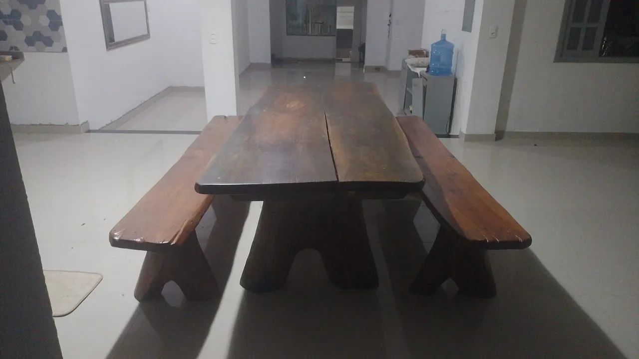 Vendo mesa de madeira 